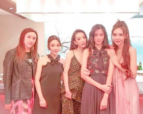 手繪花朵，母愛無價(jià) 方媛母親節(jié)收獲女兒最暖心的禮物